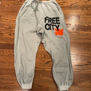Freecity SUPERFLUFF POCKET LUX sweatpant
